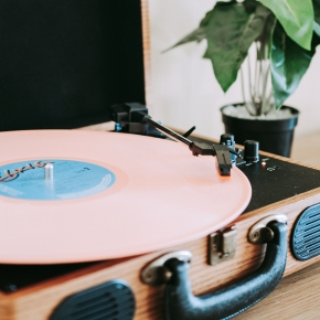 Music to Soothe Your Pet’s Mood: Tips from Molesey Vets